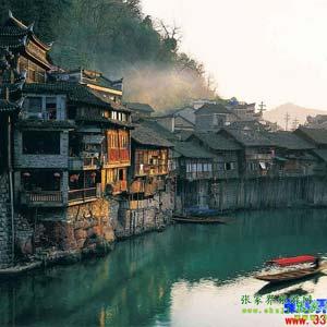 【長(zhǎng)沙往返路線1】張家界、鳳凰古城、天子山、黃龍洞三晚四日游