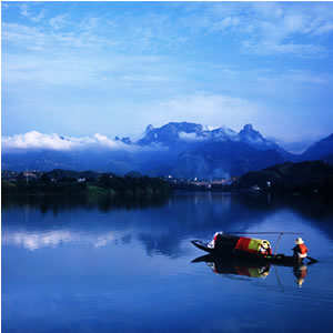 喜樂O線：猛洞河漂流、鳳凰古城兩日游